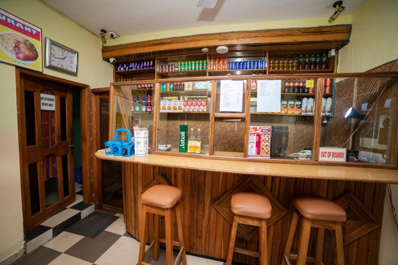 Bombay Hotel Акра Екстериор снимка